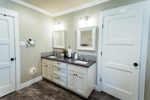 Bungalow Master Bath