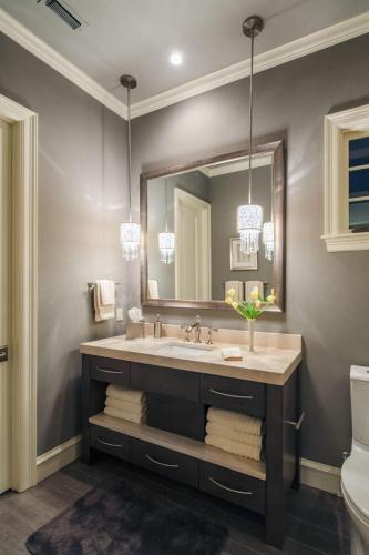 Casa Grande Guest Bath