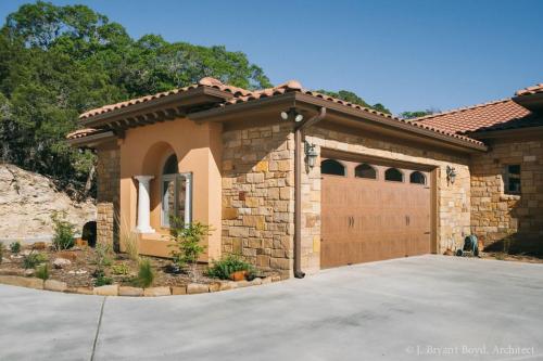 Hillside Mediteranian Forecourt