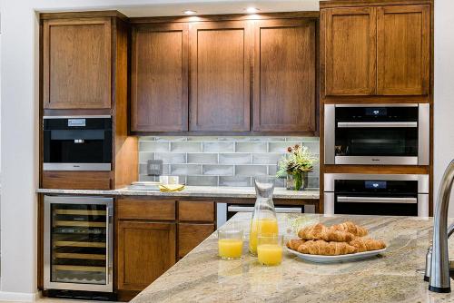 Kitchen 8