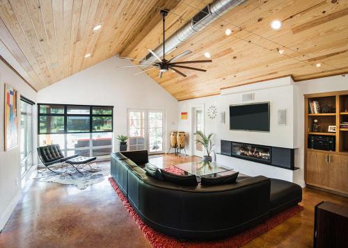Living Room 3